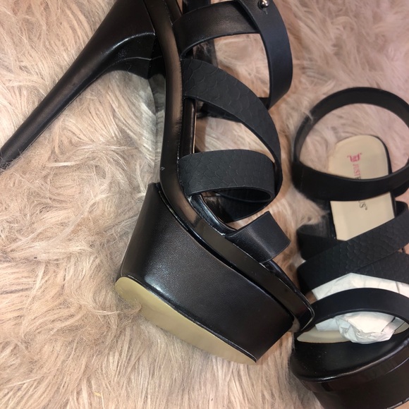 Shoe - Picture 5 of 5